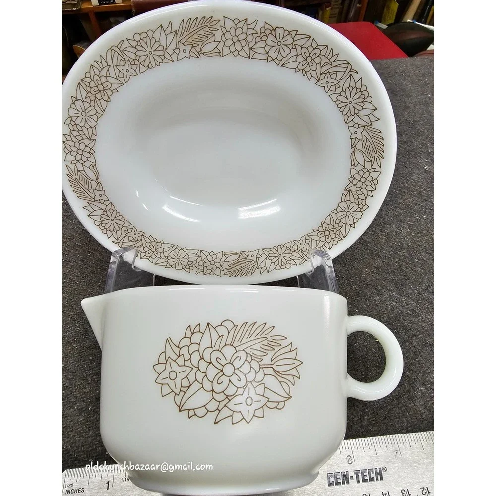 Vintage Pyrex #77-B & 77-U Gravy Boat & Under Plate "Woodland Brown" - Picture 2 of 8